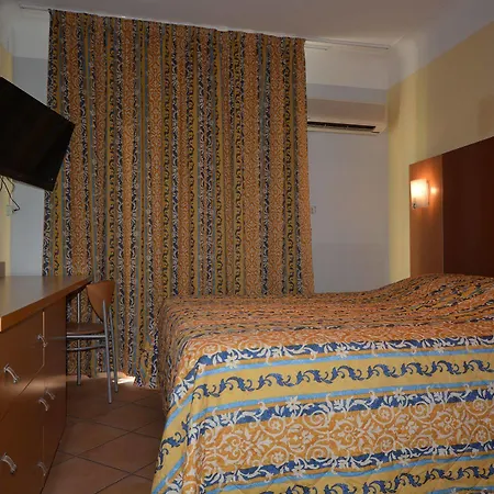 Albergo Hotel 2* سا لُرون دو فار
